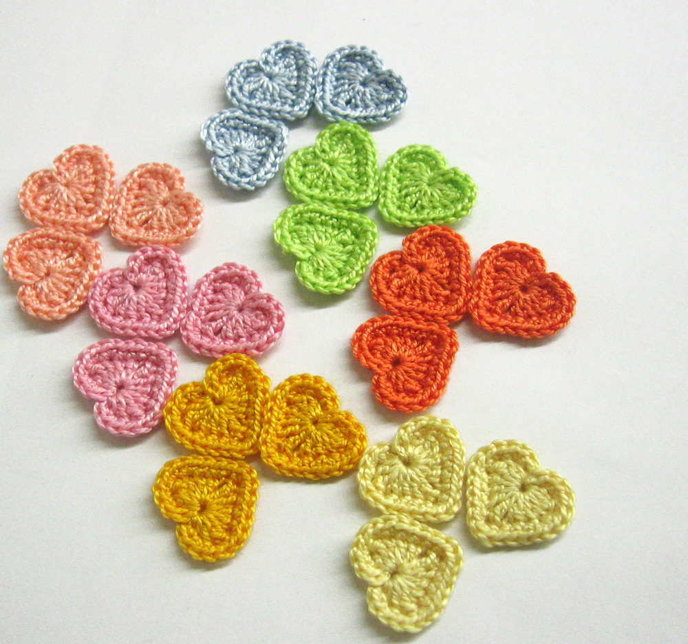 Crocheted Tiny Hearts 0.8 Inches Colorful Appliques, Light Pastel Set Of 21